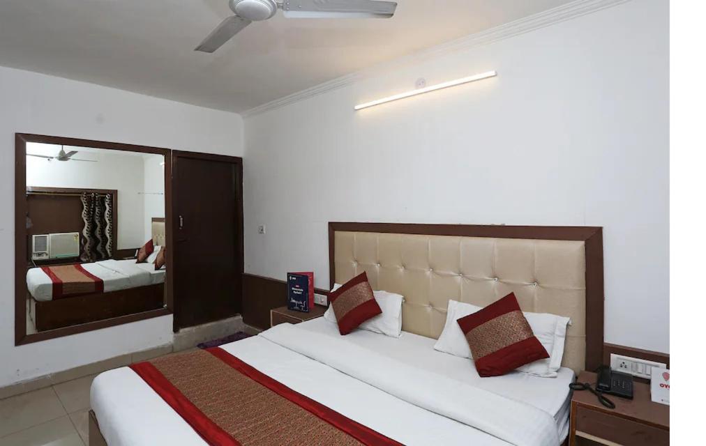 Vishal Hotel By Comfort Rooms ニューデリー エクステリア 写真