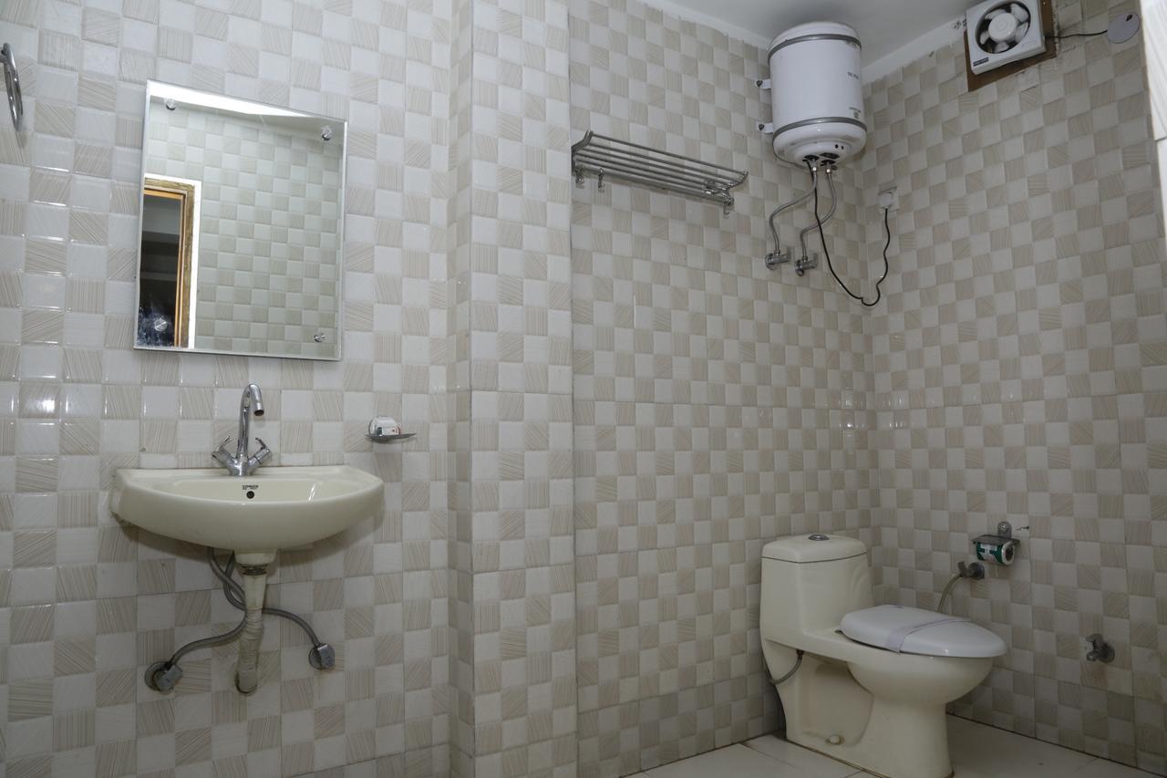 Vishal Hotel By Comfort Rooms ニューデリー エクステリア 写真